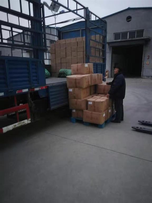 <strong>低硼硅玻璃瓶</strong>發(fā)貨現(xiàn)場