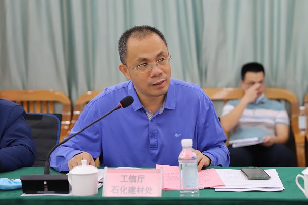 全區(qū)農(nóng)藥和化肥行業(yè)發(fā)展座談會(huì)在南寧召開